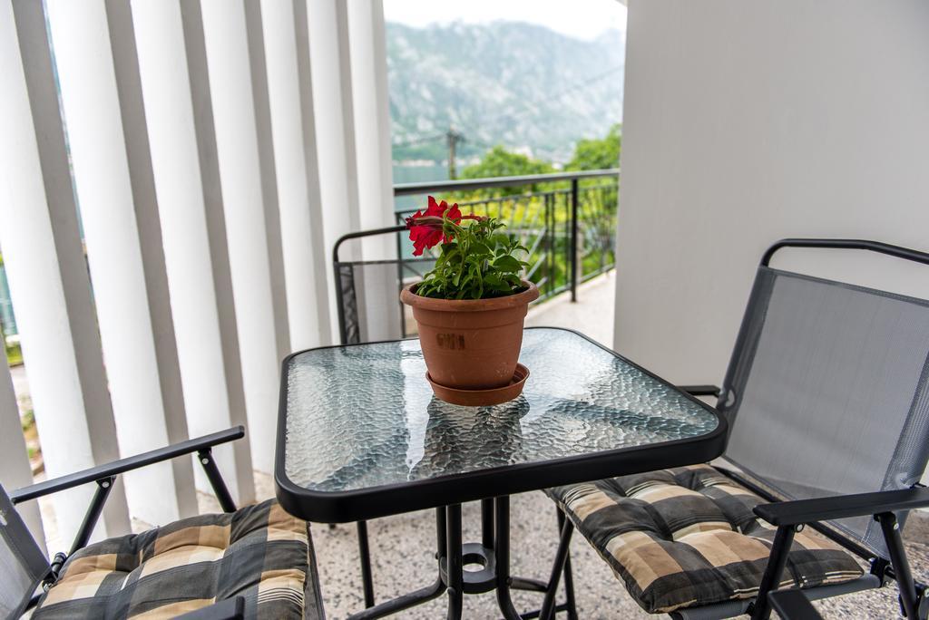 D@D Apartment Kotor Luaran gambar